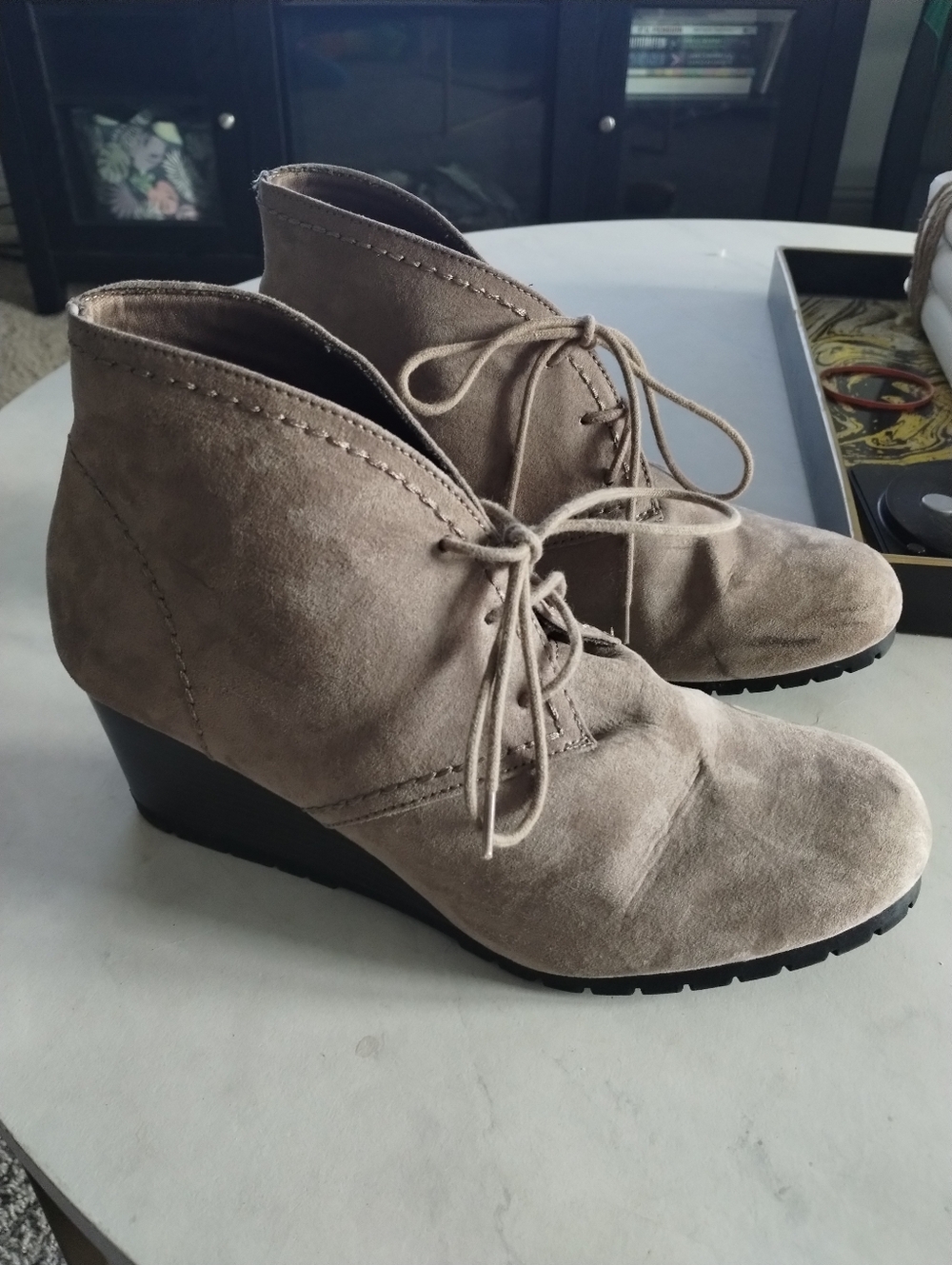 Time and Tru Taupe Suede Lace-Up Wedge Ankle Boots Size 9